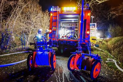 Esslingen: Brand eines Gartenhauses mit einer verletzten Person